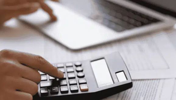 Como fazer o acerto de um colaborador.